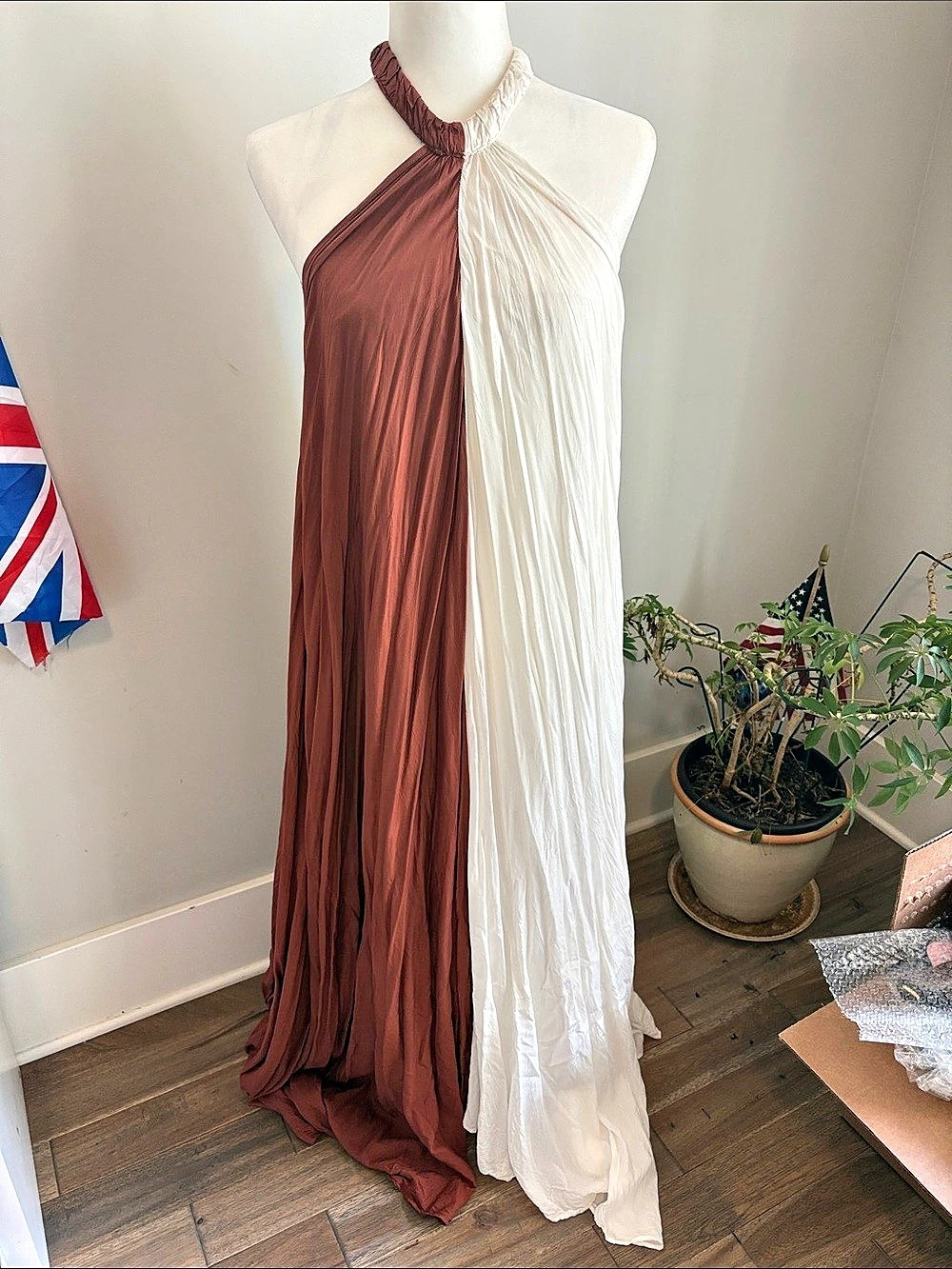 Lunella Color Block Maxi Dress in Brown & White Size Medium Like New